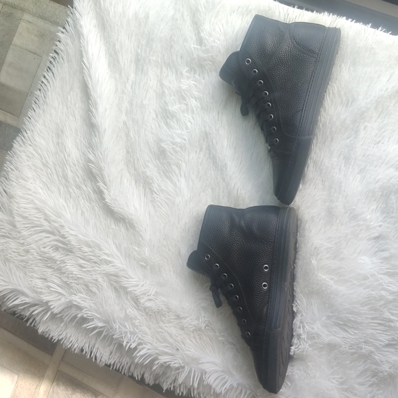 GUCCI || Leather Hightop Sneakers - Unisex - Picture 2 of 7